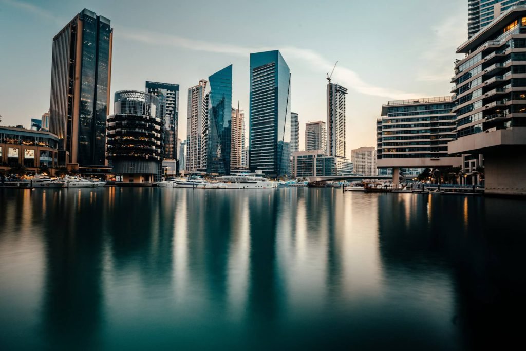 اقامت دبی؛ راهنمای جامع شرایط، هزینهها و روشهای اقامت در امارات برای ایرانیان